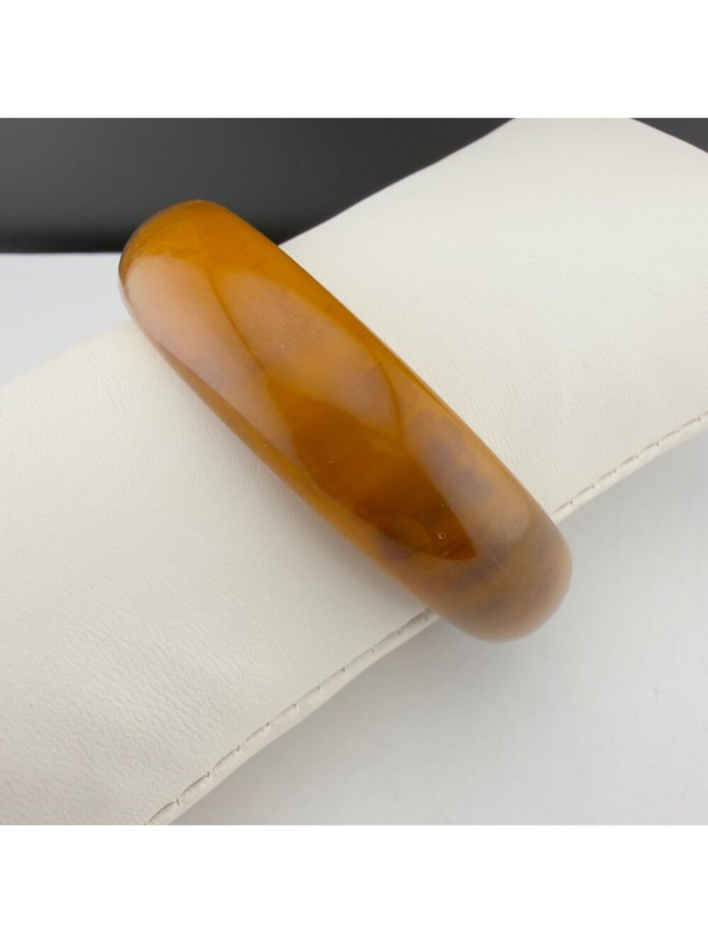 Vintage Bakelite Bangle Bracelet Caramel Marbled Chunky Wide 8 inches - Picture 9 of 9